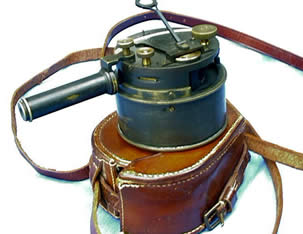 Pocket sextant with telescope