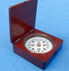 Victorian mahogany wood block compass