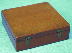 Georgian mahogany cased compass