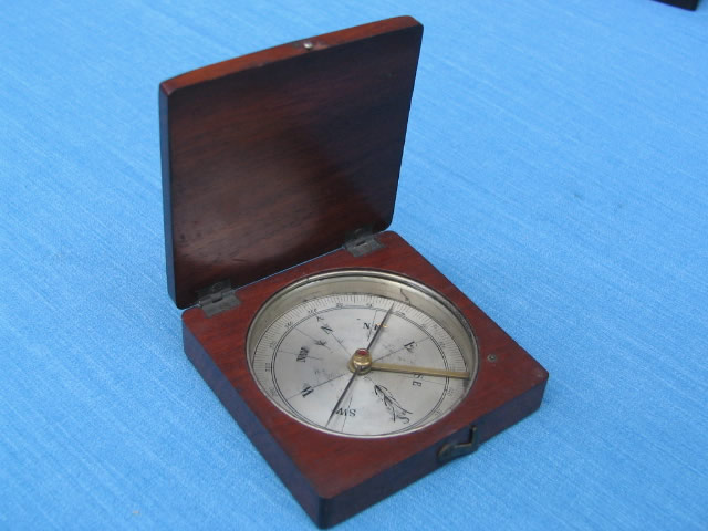 Late 19th C mahogany cased compass