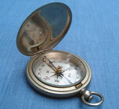 Early 20th C French pocket compass
