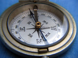 Early 20th C French pocket compass 