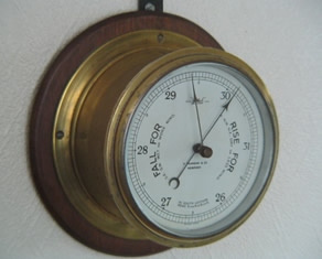 Ships barometer, Sestrel by F Pearson, Newport