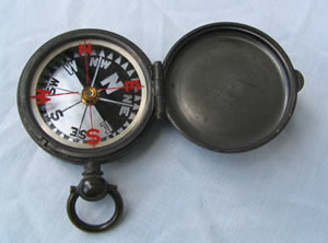 Pocket compass with mother of pearl dial. Doublet London, circa 1830.