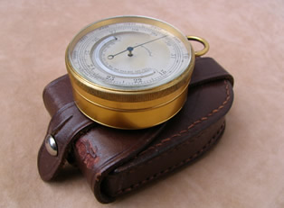Antique pocket barometer/altimeter with thermometer