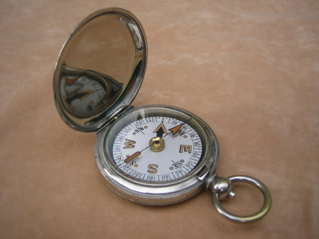 Hunter cased military pocket compass 1918 by Terrasse