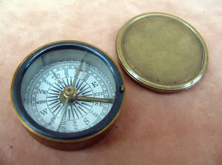 Victorian pocket compass by F Barker & Son London