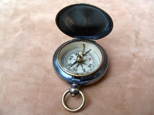 Early 20th C English pocket compass