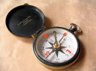 Edwardian pocket compass by E Lennie McCall Edinburgh