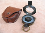 Verner's style prismatic marching compass