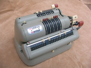 Muldivo Mentor vintage mechanical calculator