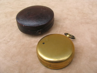 Reverse view of barometer case