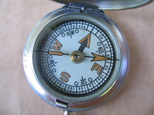 Close up view of floating dial with gemstone pivot