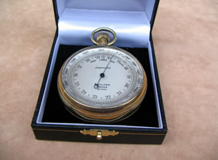 Dollond aneroid pocket barometer with altimeter