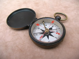 Hunter cased brass pocket compass circa 1910
