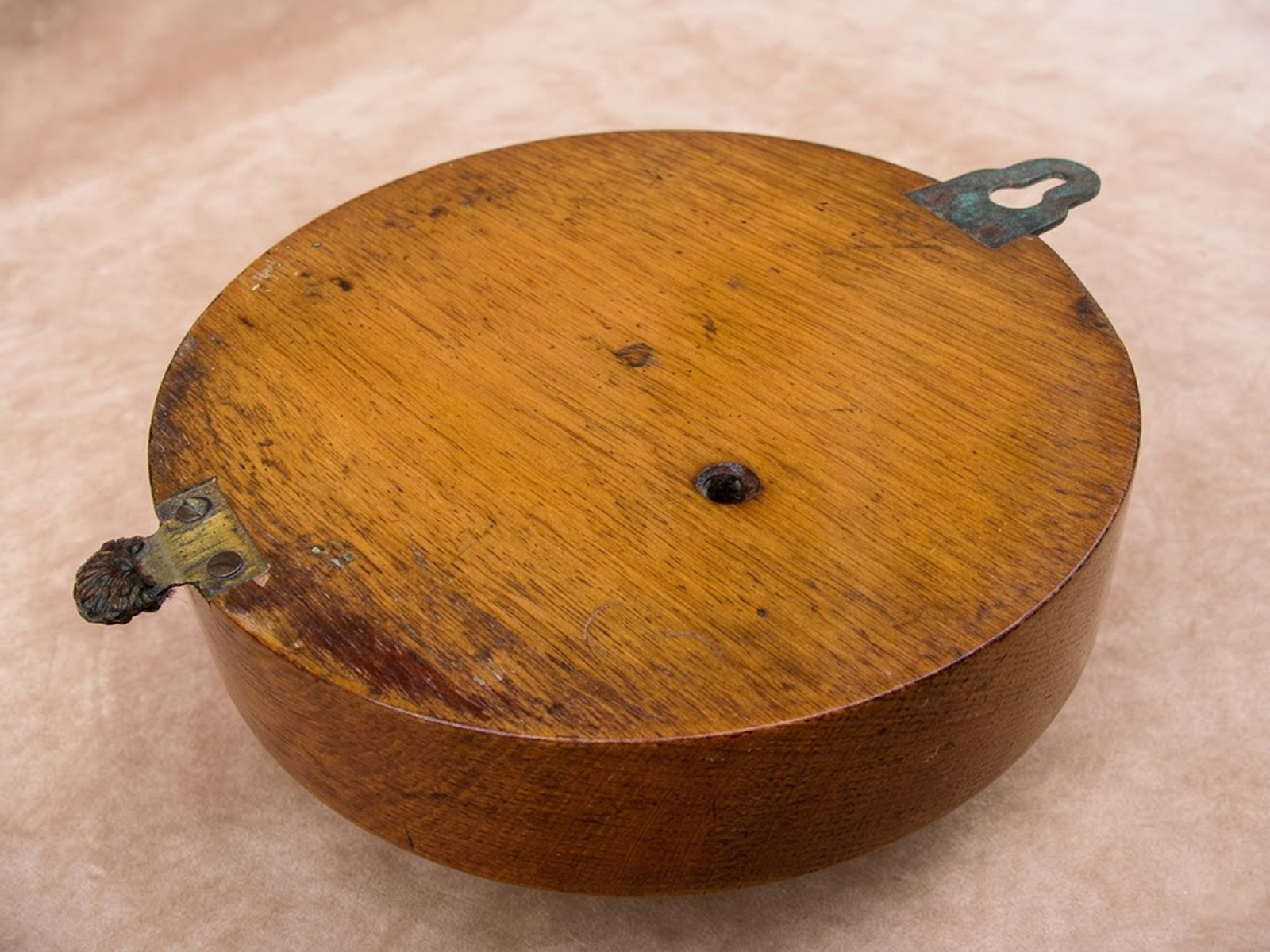 Reverse view of wall barometer