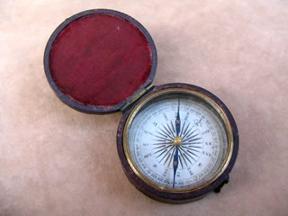 Early Victorian pocket compass in case0