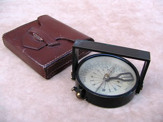 Handle compass with leather case