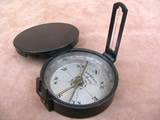 Pocket compass with separate lid