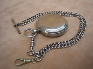 Mother of pearl pocket compass with silver chain
