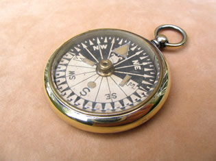 WW2 period pocket compass