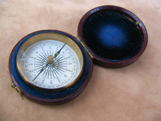 Victorian pocket needle compass 