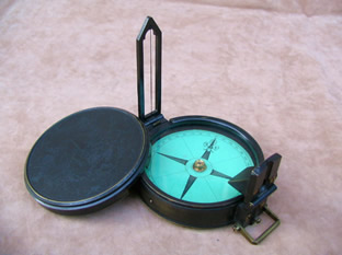 Green card prismatic compass with lid